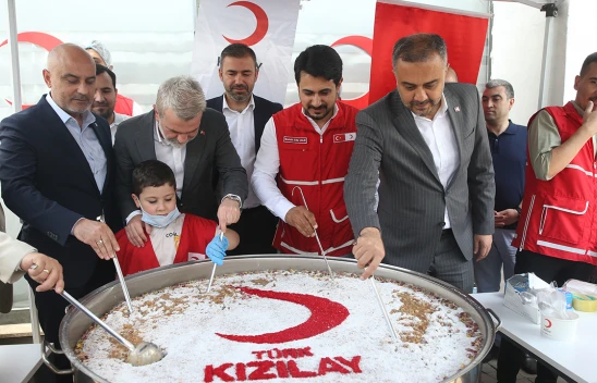 Türk Kızılay Kahramanmaraş'ta aşure dağıttı
