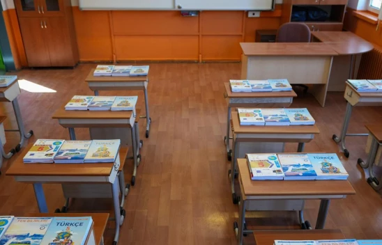 Ücretsiz ders kitapları, sıralardaki yerini almaya başladı