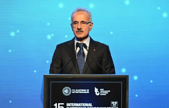 Ulaştırma ve Altyapı Bakanı Uraloğlu, ekonomi basınının sorularını yanıtladı