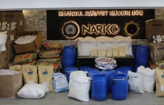 Uyuşturucu imalathanesine baskın! 7 milyon  uyuşturucu hap ele geçirildi