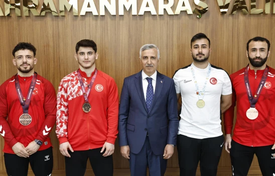Vali Ünlüer, Avrupa'da madalya kazanan Kahramanmaraşlı sporcuları ağırladı