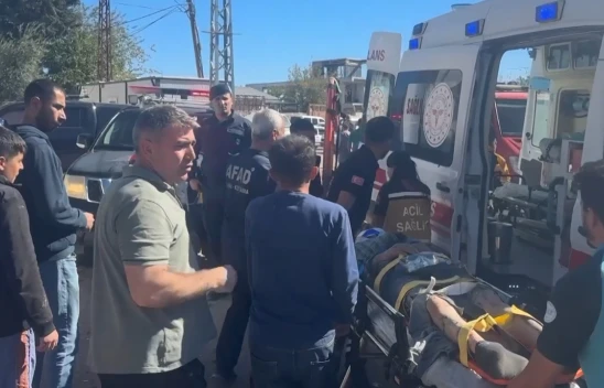 Yapımı süren camide 6 işçi göçük altında kaldı