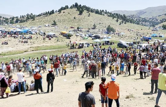 Çağlayancerit Ayranpınarı 1. Yayla Şenliği!