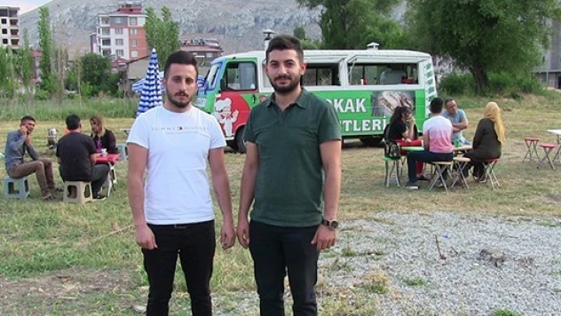 Elbistan'da 2 kuzenin ekmek mücadelesi!