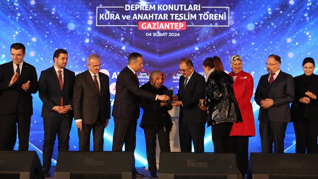 10 bin 698 konut daha hak sahiplerine teslim edildi