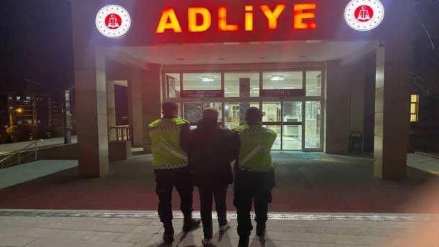 10 yıl hapis cezasıyla aranan uyuşturucu satıcısı yakalandı