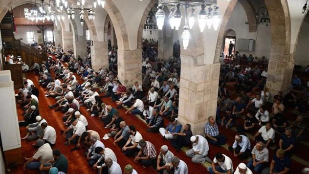 15 Temmuz şehitleri için Kahramanmaraş'taki camilerde Kur'an-ı Kerim okundu