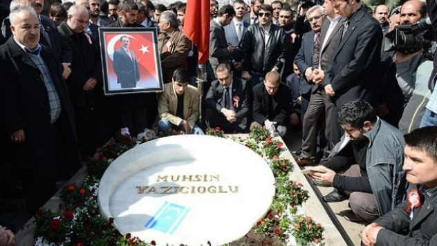 Yazıcıoğlu mezarı başında anıldı