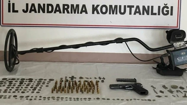 239 sikke ve 45 obje ele geçirildi