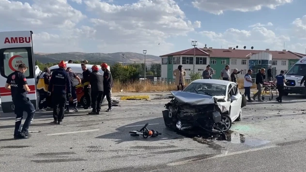 3 aracın karıştığı kazada 1 kişi öldü, 4 kişi yaralandı