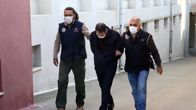 3 ilde FETÖ/PDY operasyonu: 5 zanlıdan 1'i tutuklandı