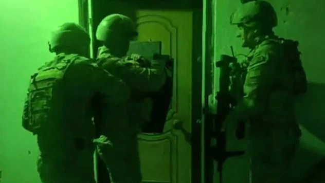 4 ilde eş zamanlı Kafes Operasyonu