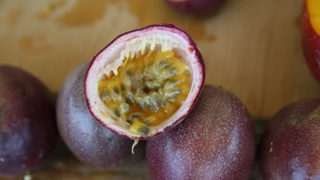 40'ın üzerinde tropikal meyve üretiliyor