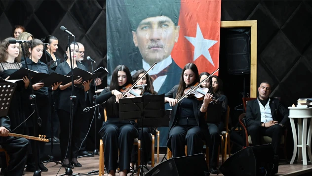 7'den 70'e Atatürk'ü Anma ve Anlama konseri verildi