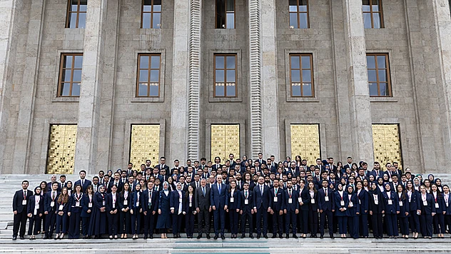 81 İlin gençleri Meclis'te