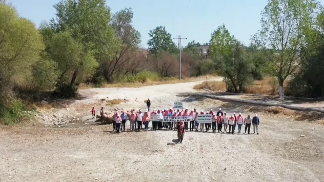 852 yıllık gelenek, bu kez kuruyan nehir yatağında sembolik olarak yapıldı