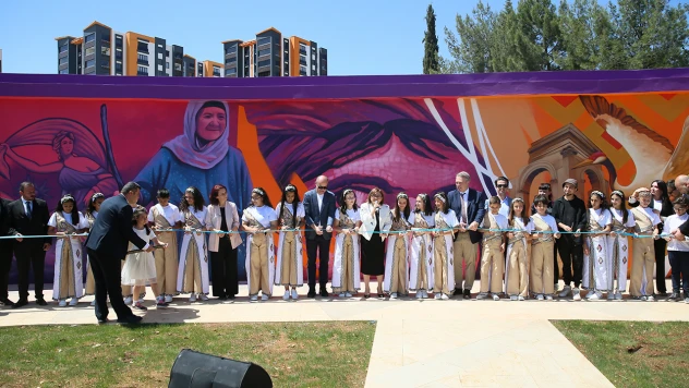 AB-Türkiye dayanışması için yapılan sanat duvarı açıldı