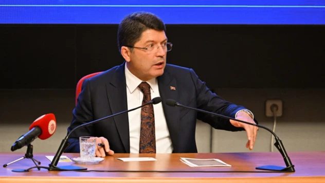 Adalet Bakanı Tunç İsrail'in Madleen gemisine saldırısına tepki gösterdi