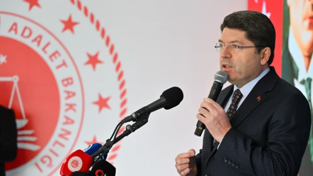 Adalet Bakanı Yılmaz Tunç, Meclis'te gazetecilerin sorularını yanıtladı