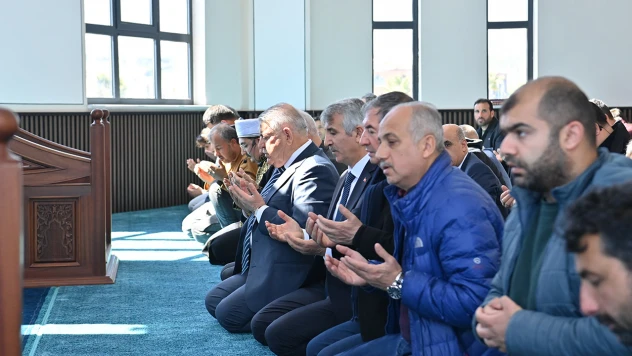 Ali Mahçiçek Camii dualarla ibadete açıldı