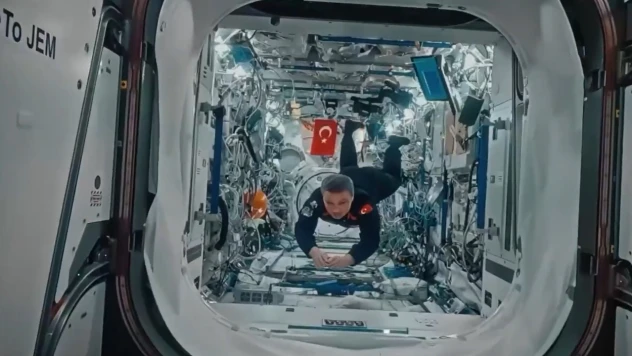 Alper Gezeravcı'nın misyonunun 2. yıl dönümünde Bakan Kacır'dan önemli mesaj