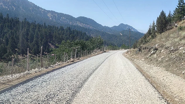Andırın'a 70 kilometre yol yenileme çalışması