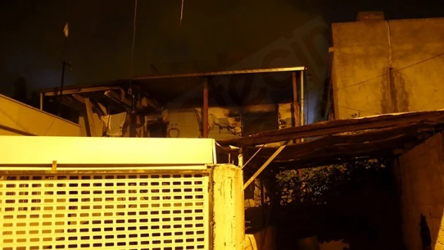 Annesinin evini yakan kişi yakalandı