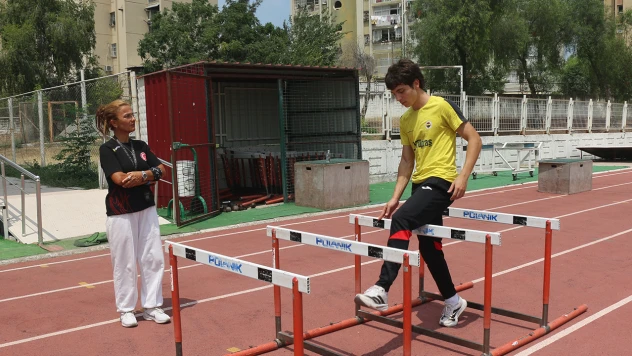 Antrenör annesini dinledi, hayalini kurduğu milli formayı giydi