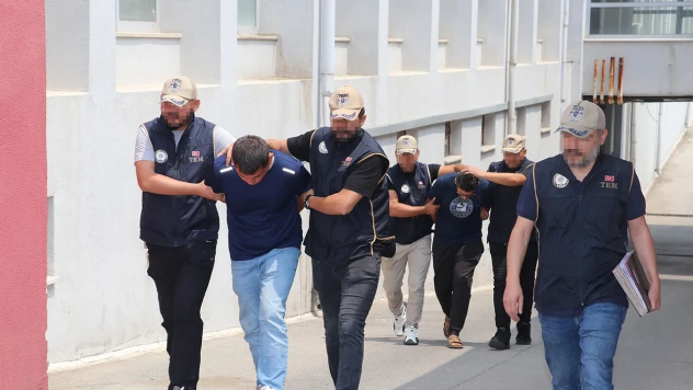 Aranan 2 firari FETÖ hükümlüsü yakalandı