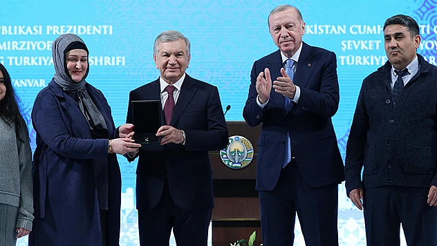 Arsuz'daki Özbek Mahallesi'nin açılışını iki cumhurbaşkanı birlikte yaptı