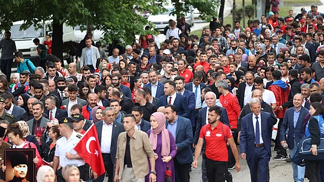 Atatürk ve İstiklal yolu yürüyüşü, sona erdi