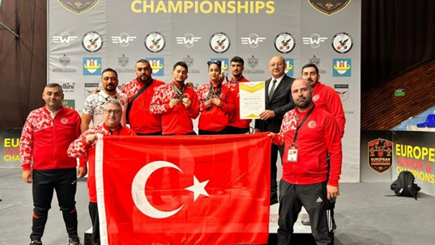 Avrupa'nın zirvesinde Ay-Yıldız parladı