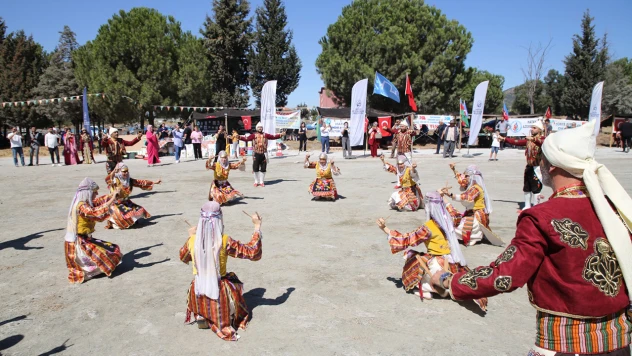 Avşar Yörük ve Avşar Türk Şenlikleri görsel şölen sundu