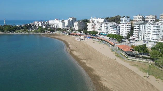 Ayas Belediye Plajına mavi bayrak verildi