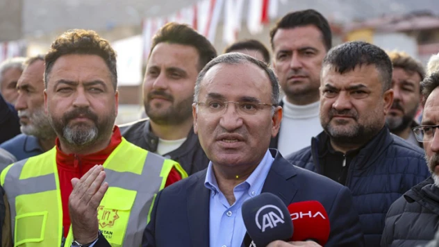 Bakan Bozdağ, 7,6'lık deprem üssü Elbistan'da