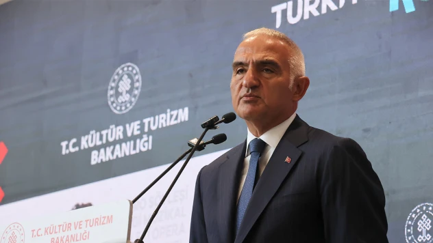 Bakan Ersoy, 'Tarihin en yüksek rakamlarını yakalamanın gururunu yaşıyoruz'