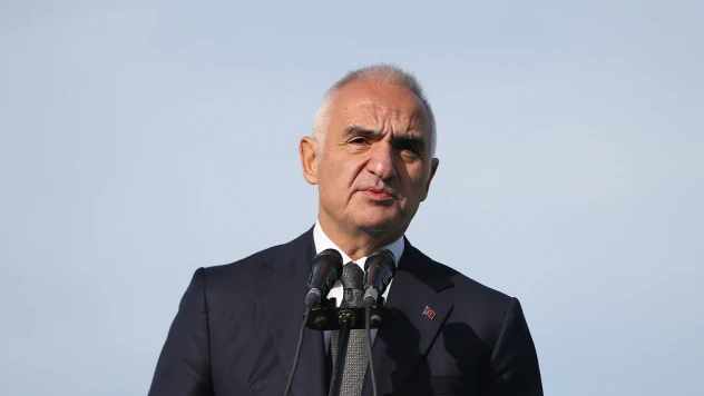 Bakan Ersoy, 'Yıl sonu hedefimiz olan 64 milyar dolar'