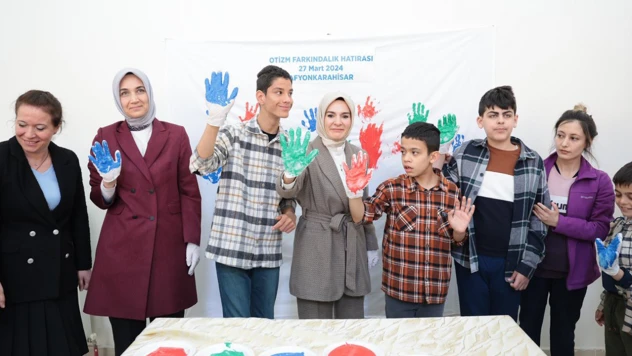Bakan Göktaş, otizmli bireylere yönelik yeni modeli açıkladı