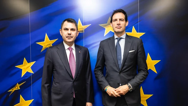 Bakan Kurum Brüksel'de AB İklim Eylem Komiseri Hoekstra ile görüştü