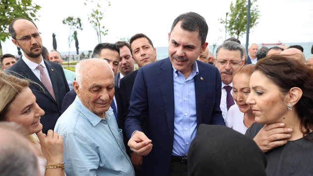 Bakan Kurum, Trabzon'da Türkiye Yüzyılı Buluşmalarına katıldı