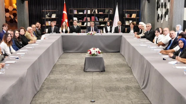 Bakan Tekin, canlı yayınında öğretmenlere hitap etti