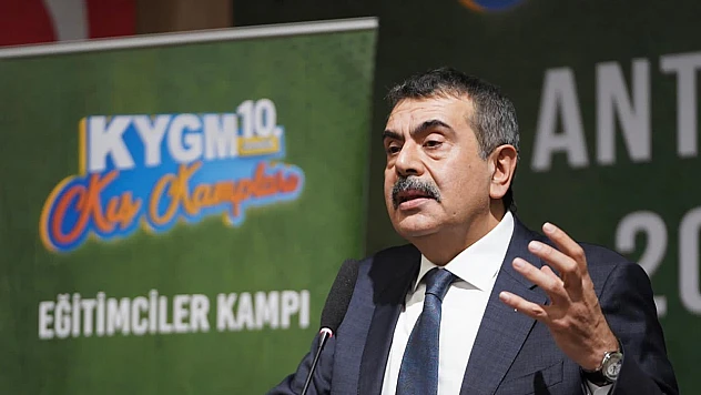 Bakan Tekin, eğitimciler kampı programına katıldı