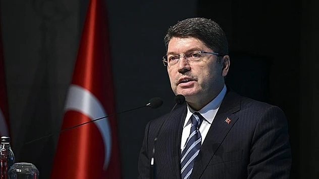 Bakan Tunç, 'Rojin Kabaiş cep telefonundaki bilgilere ulaşılmaya çalışılıyor'