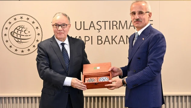 Bakan Uraloğlu, 2 ülkenin Türkiye Büyükelçisini ağırladı