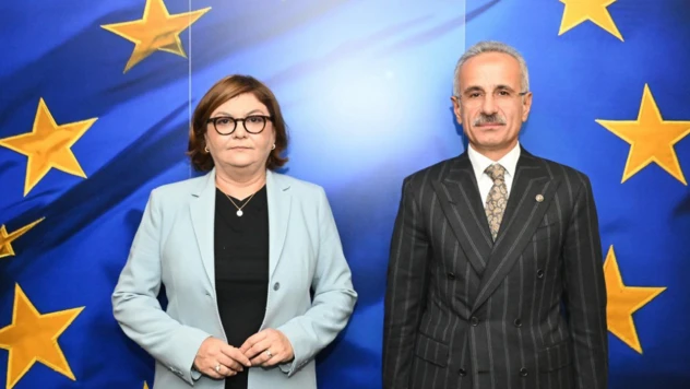 Bakan Uraloğlu 'küresel geçit forumu' için Brüksel'de