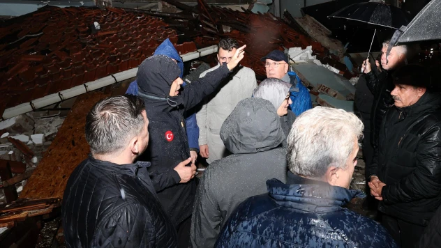 Bakan Yerlikaya, deprem bölgesinde