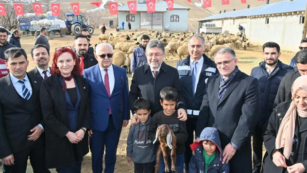 Bakan Yumaklı, 'Anaç hayvan sayısını artırmayı hedefliyoruz'