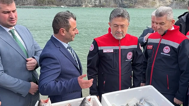 Bakan Yumaklı, Artvin'de Türk somonu üretim tesisi ziyaretinde konuştu