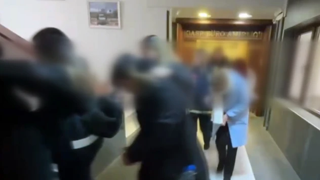 Bal tuzağı yöntemiyle dolandırıcılık yapan 19 şüpheli yakalandı