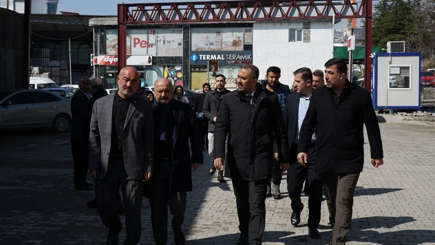 Başkan Adayı Toptaş, Köy Garajı'nda esnaf ve vatandaşlarla bir araya geldi